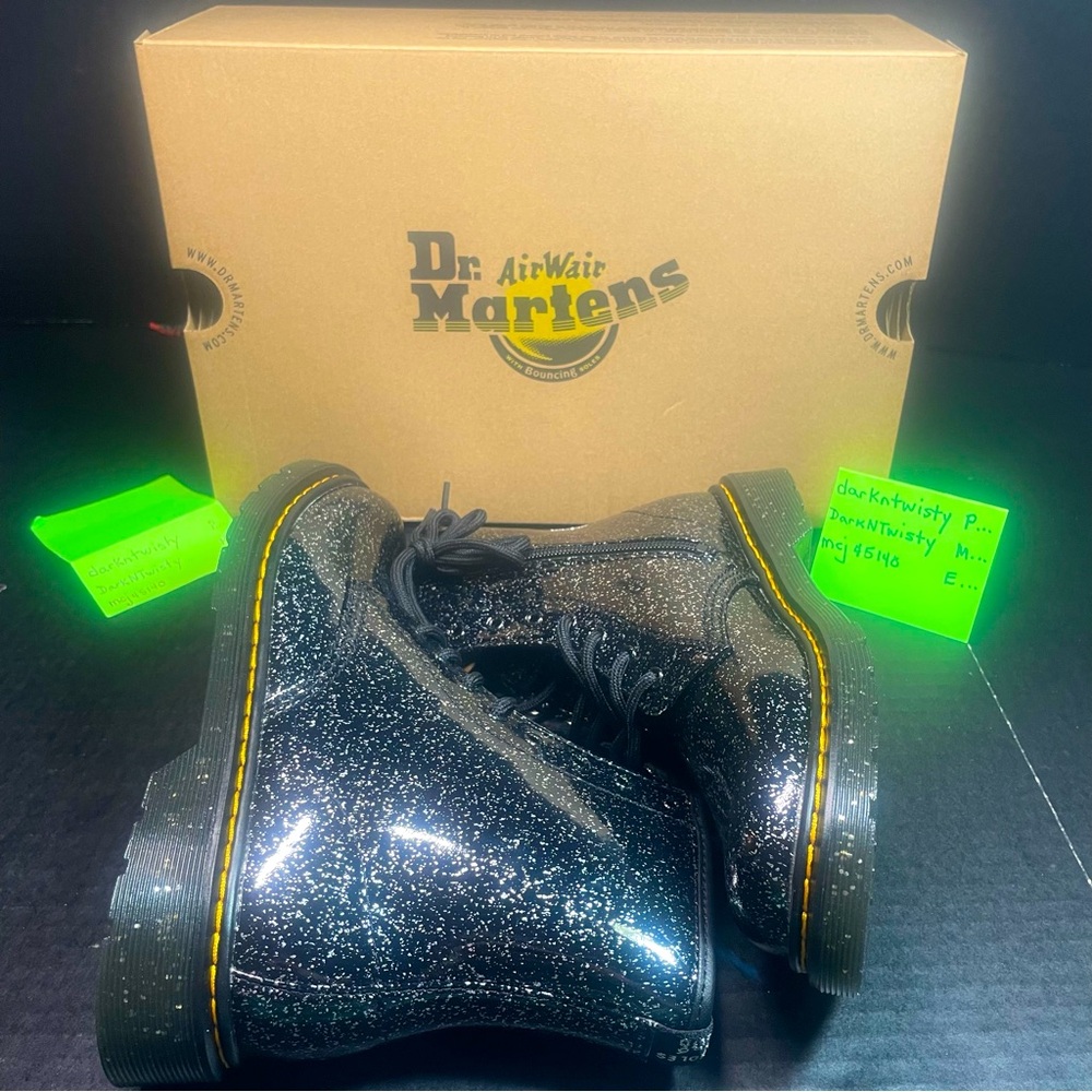 BNIB Dr.Martens 1460 UK 4 US 6 Cosmic Glitter PRICE FIRM NO OFFERS NO DISCOUNTS - Picture 8 of 15